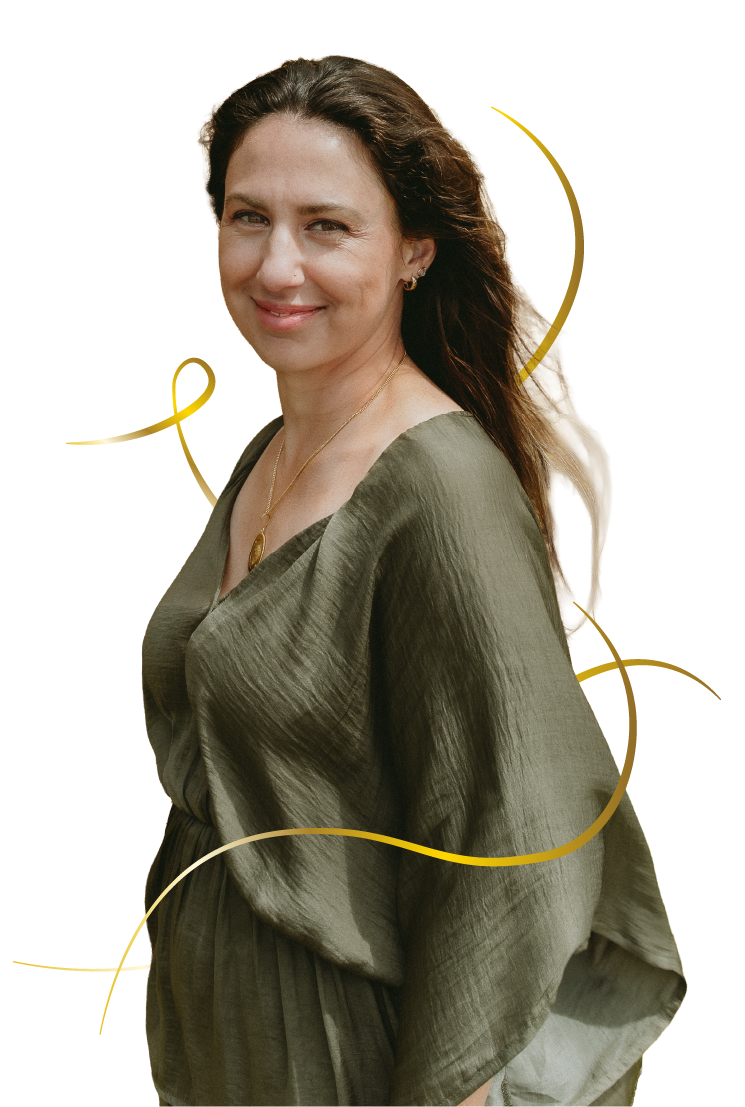 Ivana with gold copy 2@3x